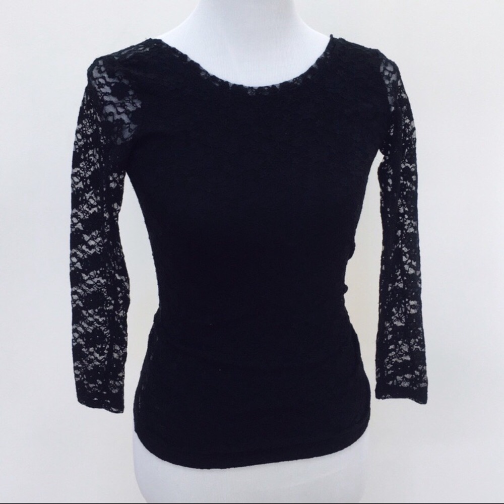 Aerie Lace Three Quarter Sleeve Top